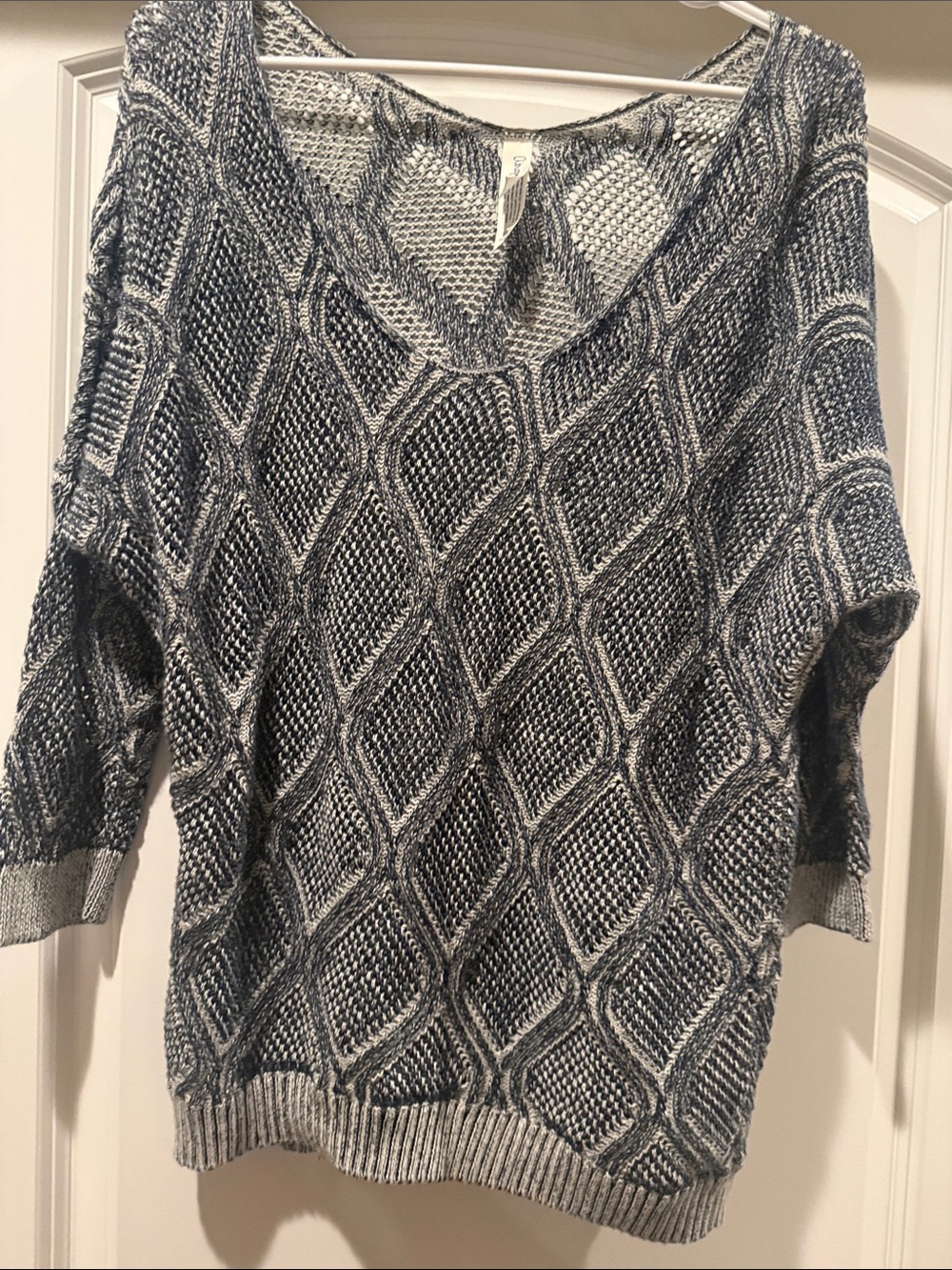 Aeropostale Two-Tone Gray Diamond-Knit Scoop Neck Sweater